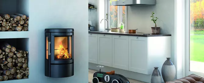 Unser Geschäftspartner HWAM bietet hochwertige wandhängende Öfen an, die nicht nur effizient heizen, sondern auch stilvoll in jedes Raumkonzept integriert werden können.